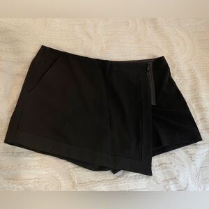 Tina Turk black skort